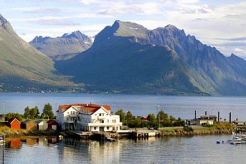 Sunde Fjord Hotel, Free And Easy Parking Solavagen エクステリア 写真