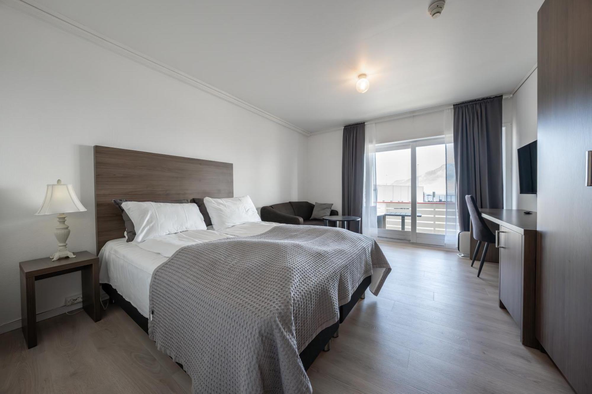 Sunde Fjord Hotel, Free And Easy Parking Solavagen エクステリア 写真