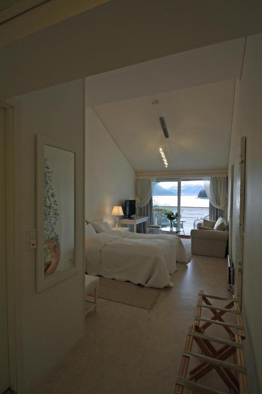 Sunde Fjord Hotel, Free And Easy Parking Solavagen 部屋 写真